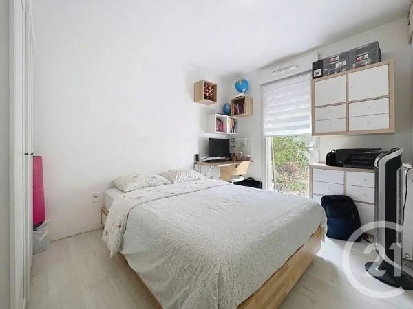 Maison à vendre  4 pièces - 86 m 2   MOISSY CRAMAYEL  - 77
