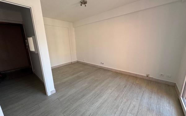 Appartement à vendre    1 pièce • 24,14 m2 Cagnes-sur-Mer