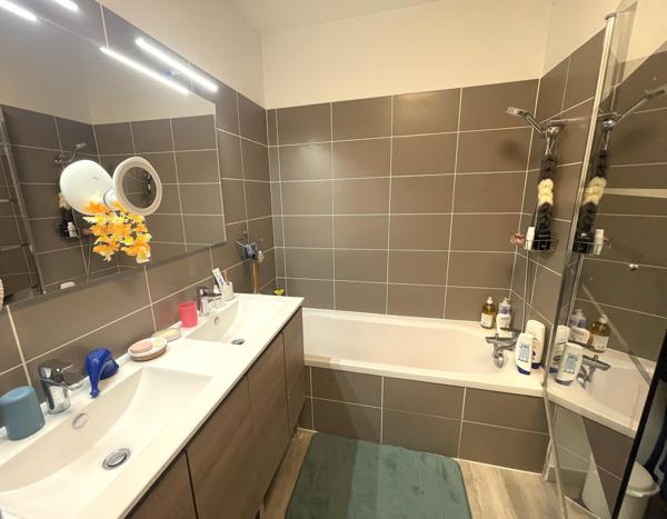 Salon de Provence, T3 avec garage et terrasse