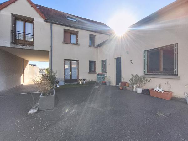 Appartement
         1 pièce
        - 23 m² 115 000 € *