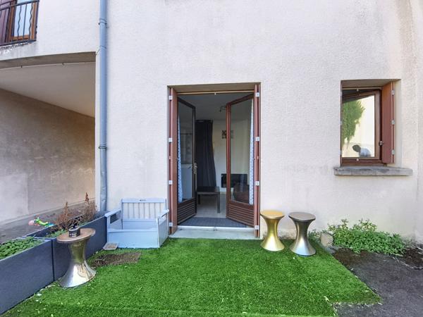 Appartement
         1 pièce
        - 23 m² 115 000 € *