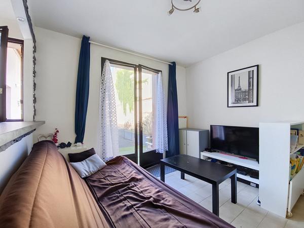 Appartement
         1 pièce
        - 23 m² 115 000 € *
