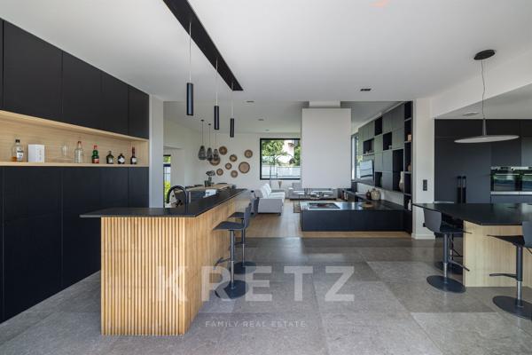 Villa contemporaine avec piscine et vue à Saint-Cyr-au-Mont-d'Or