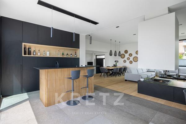 Villa contemporaine avec piscine et vue à Saint-Cyr-au-Mont-d'Or