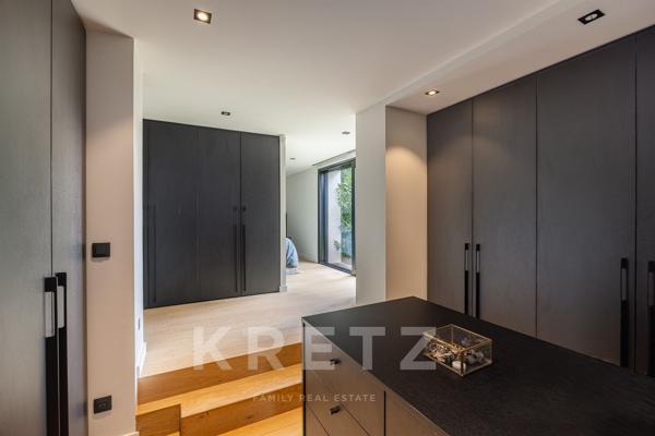 Villa contemporaine avec piscine et vue à Saint-Cyr-au-Mont-d'Or