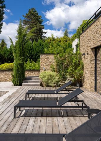 Villa contemporaine avec piscine et vue à Saint-Cyr-au-Mont-d'Or