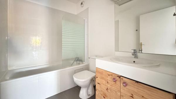Appartement Saint Pierre Du Perray 3 pièce(s) 61.5 m2 - DPE C - 2 PLACES DE PARKINGS