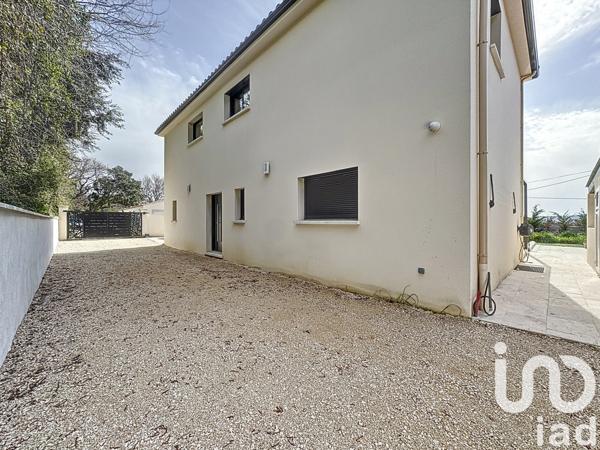 Maison à vendre 5 pièces 163 m² Rochefort-du-Gard