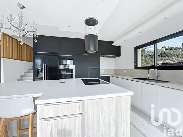 Maison à vendre 5 pièces 163 m² Rochefort-du-Gard