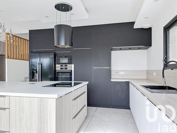 Maison à vendre 5 pièces 163 m² Rochefort-du-Gard