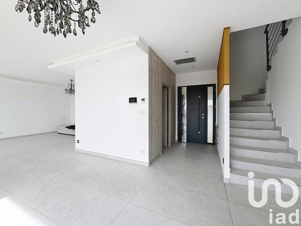 Maison à vendre 5 pièces 163 m² Rochefort-du-Gard