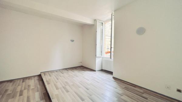 A LOUER APPARTEMENT DE TYPE 1 - BLAYE CENTRE , Blaye