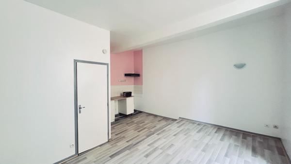 A LOUER APPARTEMENT DE TYPE 1 - BLAYE CENTRE , Blaye