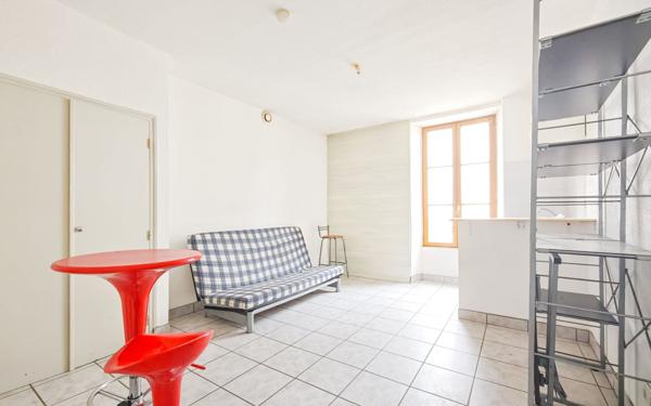 Immeuble à vendre    15 pièces • 320 m2 Aurillac