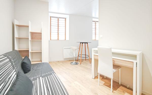 Immeuble à vendre    15 pièces • 320 m2 Aurillac