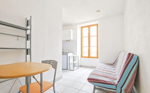 Immeuble à vendre    15 pièces • 320 m2 Aurillac