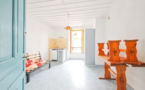 Immeuble à vendre    15 pièces • 320 m2 Aurillac