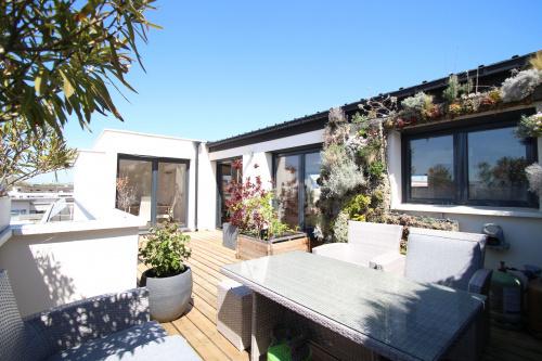 Carnoux-en-Provence (13470) MAISON SUR CARNOUX SUR 2 NIVEAUX