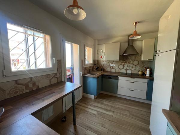 LE PRADET – Superbe T4 de 86 m² entièrement rénové avec des prestations de qualité