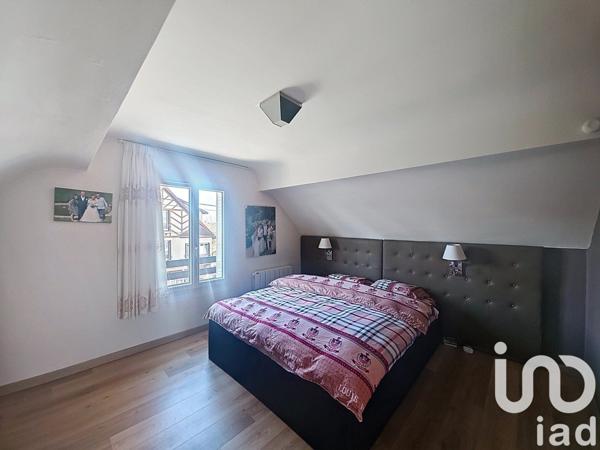 Maison 4 pièces de 130 m² à Combs-la-Ville (77380)