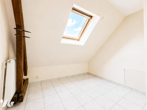 TOURS - Rue de la SCELLERIE - Hyper-centre - Dernier étage - 41,38 m² Loi Carrez -1 chambre, 1bureau