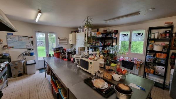 Ancien hôtel-restaurant de 325 m²  Fort potentiel commercial