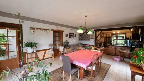 Ancien hôtel-restaurant de 325 m²  Fort potentiel commercial