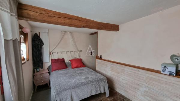 Ancien hôtel-restaurant de 325 m²  Fort potentiel commercial