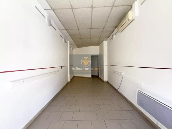 Location Local commercial 2 pièces 57 m2 à Bollène