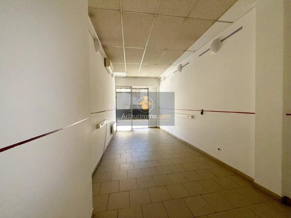 Location Local commercial 2 pièces 57 m2 à Bollène