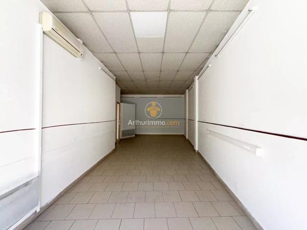 Location Local commercial 2 pièces 57 m2 à Bollène