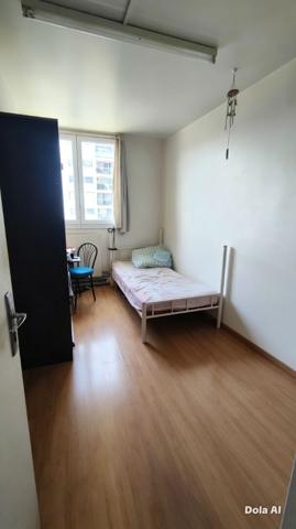 Vente
                Appartement78 m² - 5 Pièces -
                    VITRY SUR SEINE (94400)