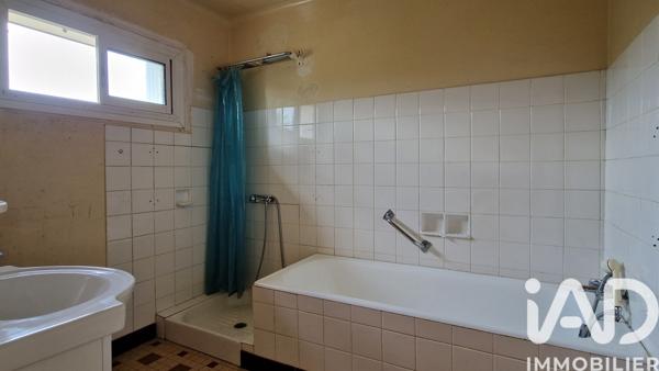 Maison à vendre 5 pièces 98 m² Saint-Étienne-du-Gué-de-l'Isle