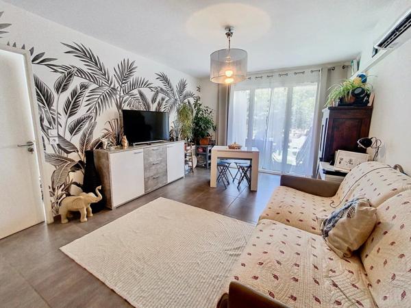 T2 en rez-de-jardin avec terrasse et jardin privatif – 48 m²