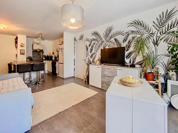 T2 en rez-de-jardin avec terrasse et jardin privatif – 48 m²