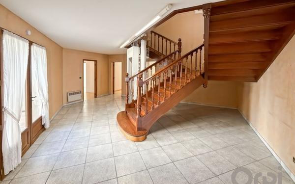 Maison à vendre    7 pièces •  Fleurance