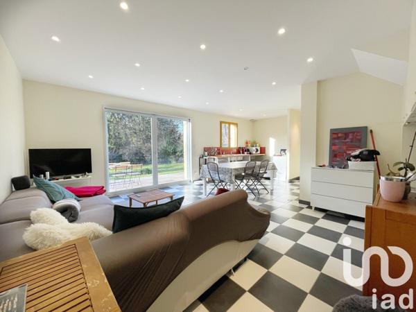 Maison 9 pièces de 248 m² à La Bridoire (73520)