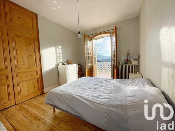 Maison 9 pièces de 248 m² à La Bridoire (73520)