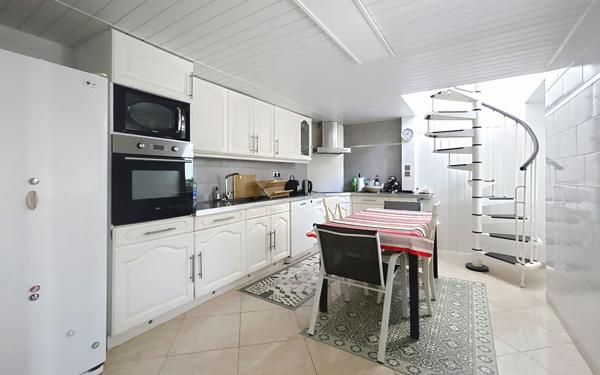 Maison à vendre    4 pièces •  Anglet