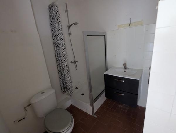 Appartement à rénover avec beau potentiel, quartier calme proche des plages Le Grau-du-Roi (30240)