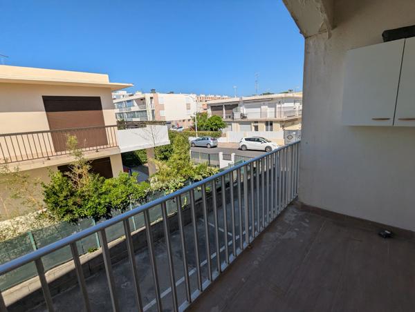 Appartement à rénover avec beau potentiel, quartier calme proche des plages Le Grau-du-Roi (30240)