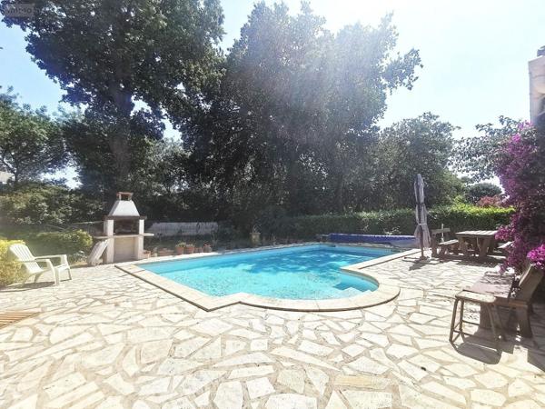 Maison à vendre à Saint-Martin-de-Crau dans les Bouches-du-Rhône (13310), ref : 075/176   
Le Petit Saint Martin