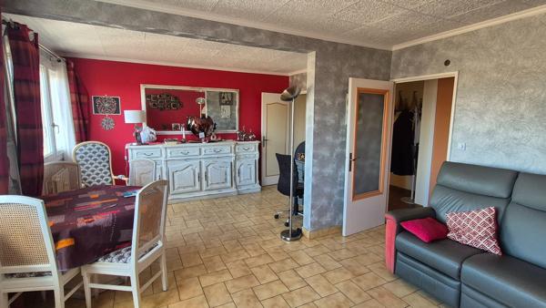 Appartement T3 77m², vue cathédrale, cave, dernier étage