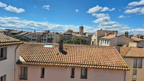 Appartement T3 77m², vue cathédrale, cave, dernier étage