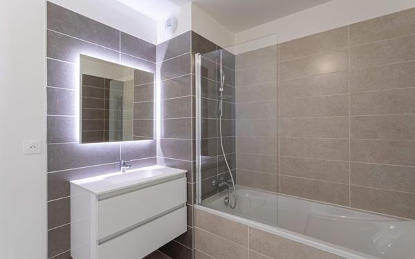 Appartement à vendre    3 pièces • 65,80 m2 Sauvian