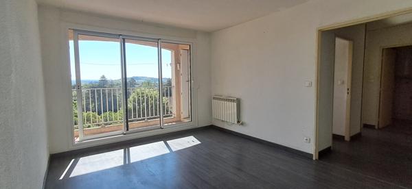 Appartement de T2 vendu loué avec balcon dans résidence avec ascenseur - Castelnaudary (11400)