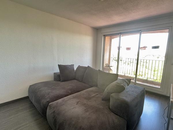 Appartement de T2 vendu loué avec balcon dans résidence avec ascenseur - Castelnaudary (11400)