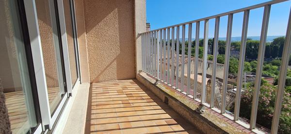 Appartement de T2 vendu loué avec balcon dans résidence avec ascenseur - Castelnaudary (11400)