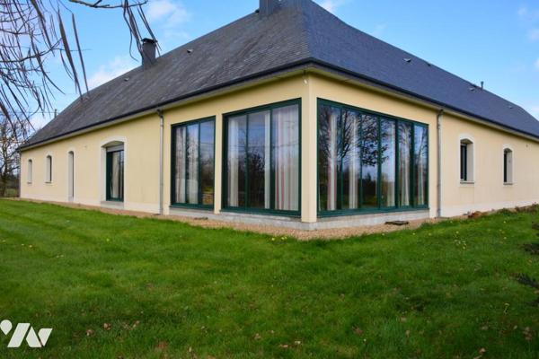 Vente sur Grez en Bouère maison de campagne avec double garage et jardin