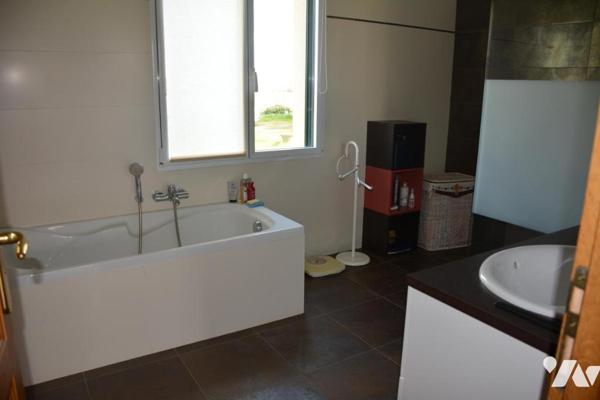 Vente sur Grez en Bouère maison de campagne avec double garage et jardin